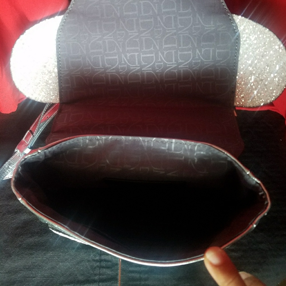 Danielle Nicole Disney Cinderella Crossbody Purse - Picture 5 of 7